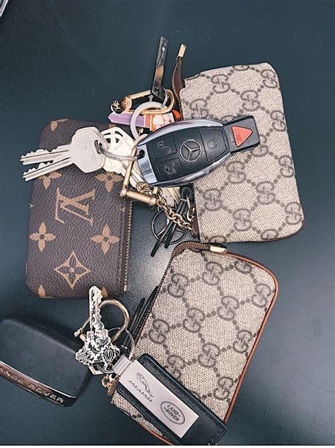 louis vuitton key holder replica|louis vuitton keychain holder.